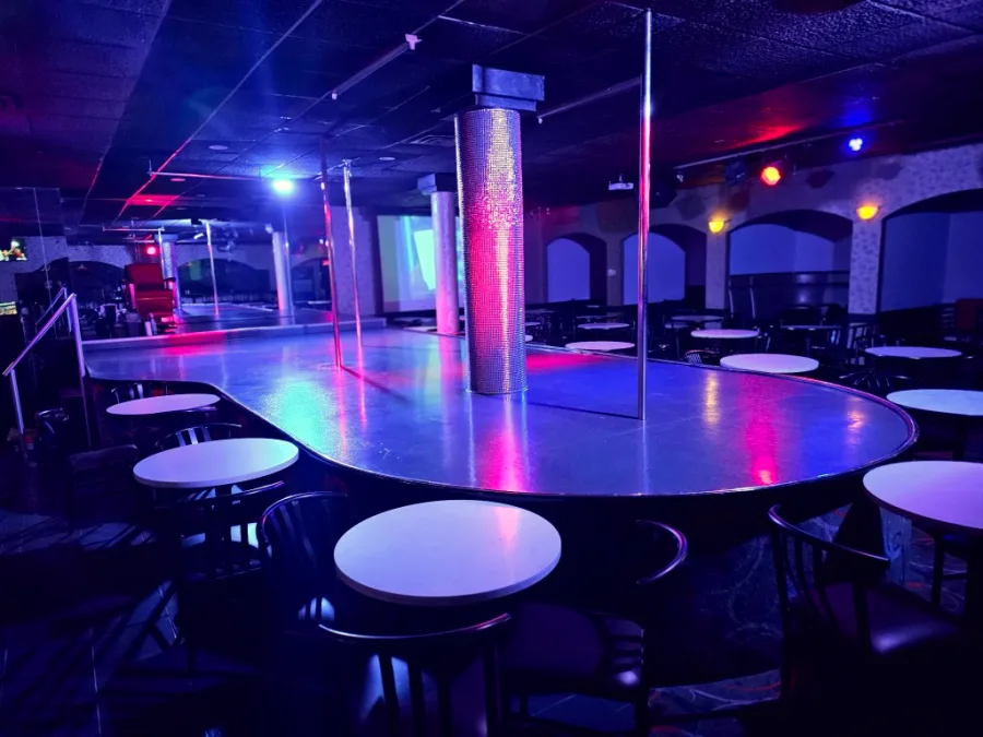 Leopards Lounge interior